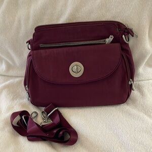 Baggallini Calais crossbody